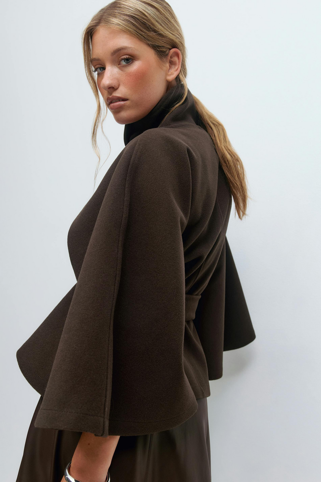 Lusana™ | Abrigo elegante con cinturón