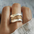 Anillo Aurora Elegante en Hilo de Oro Plateado - Sofisticación