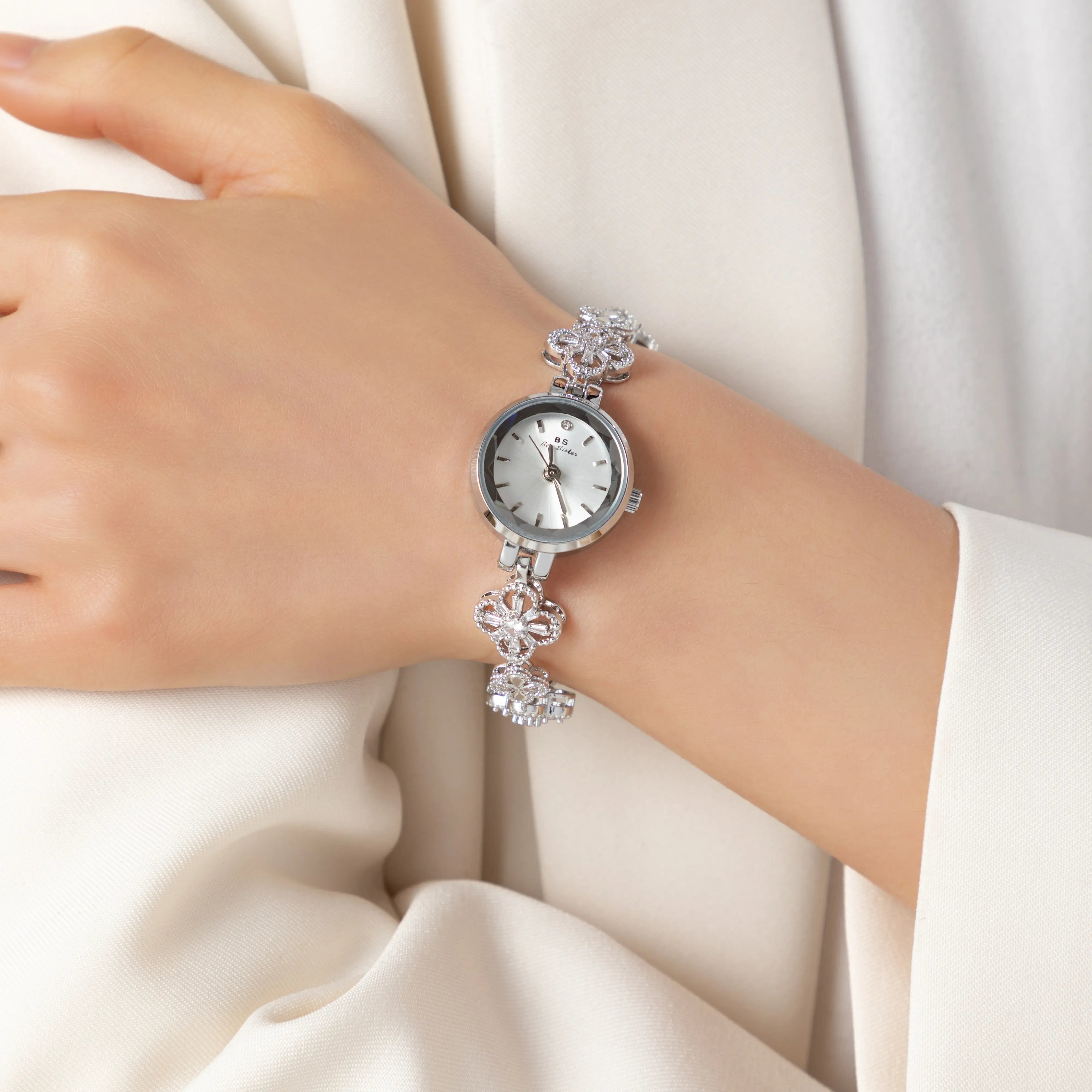 Sara™ | Reloj