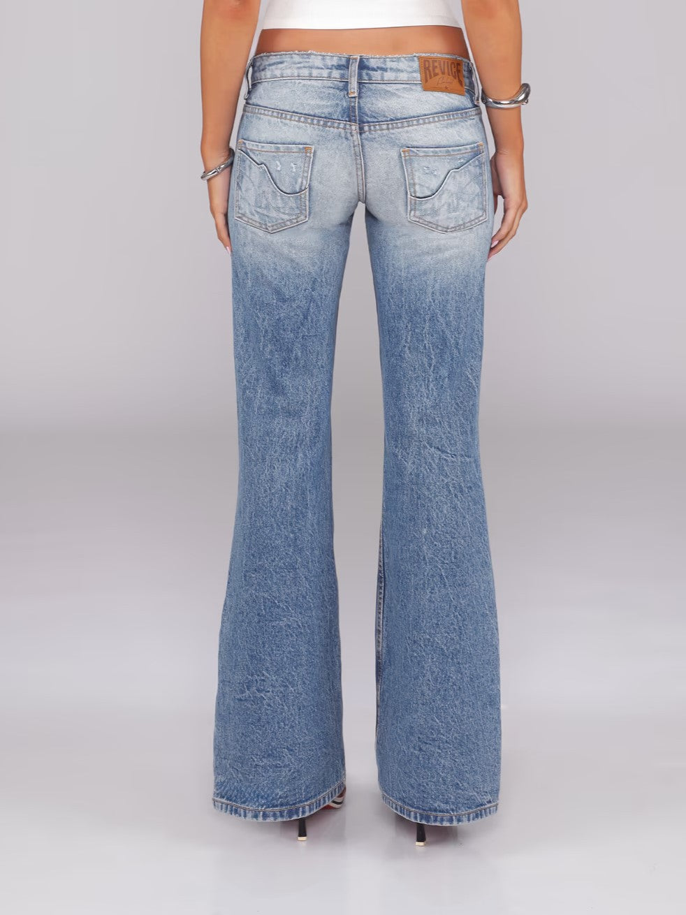 Fábia™ | Jeans Boca de Sino