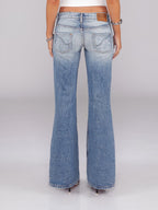 Fábia™ | Jeans Boca de Sino