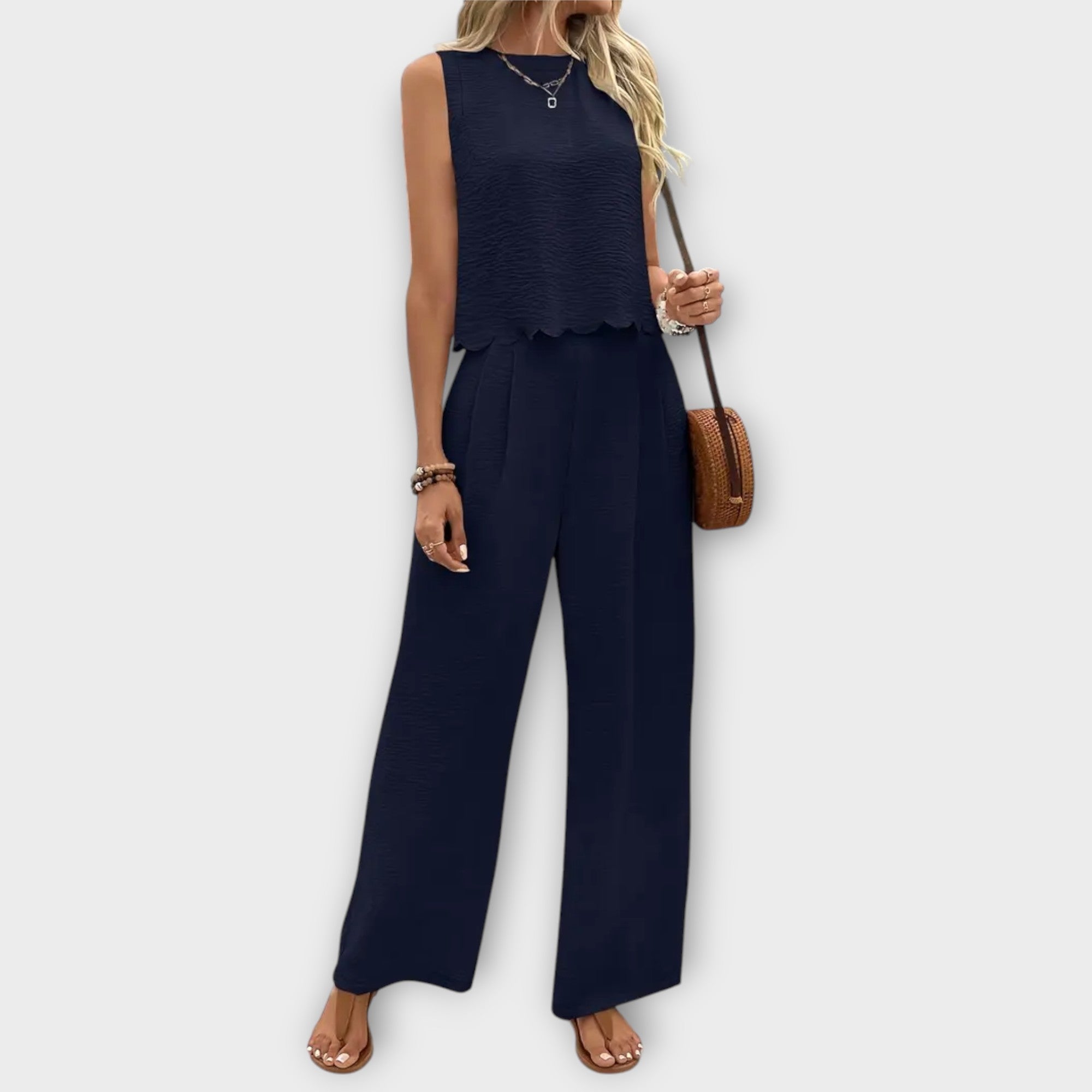 Valeria™ | Chaleco con borde de pétalos y pantalones largos