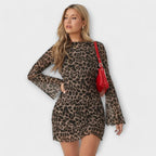 Vestido de malla con estampado de leopardo y mangas largas