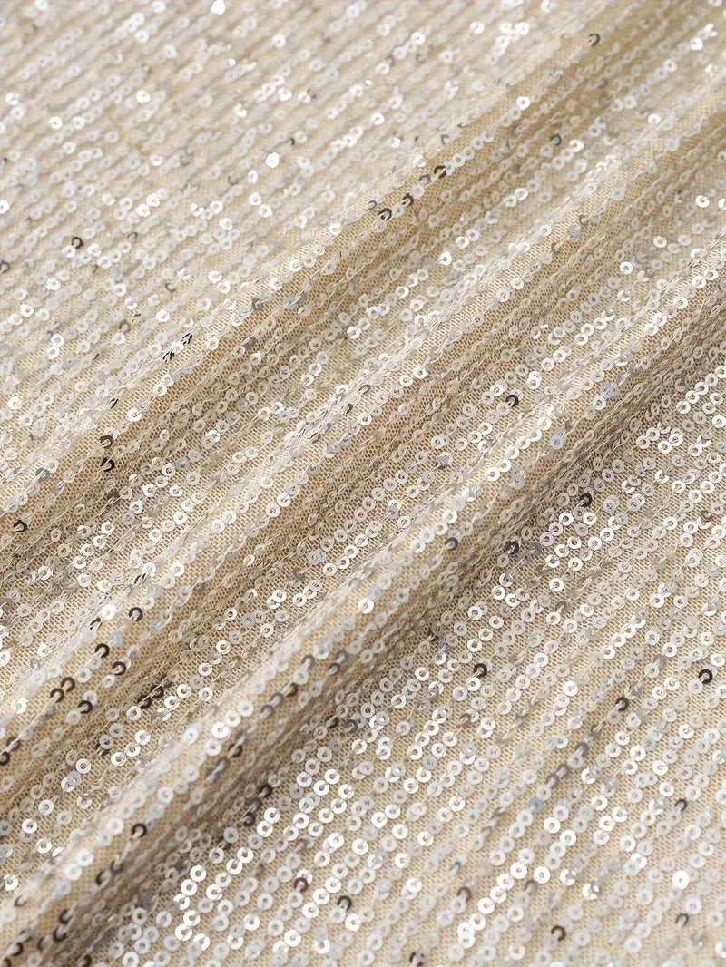 Vestido de fiesta con lentejuelas y contraste