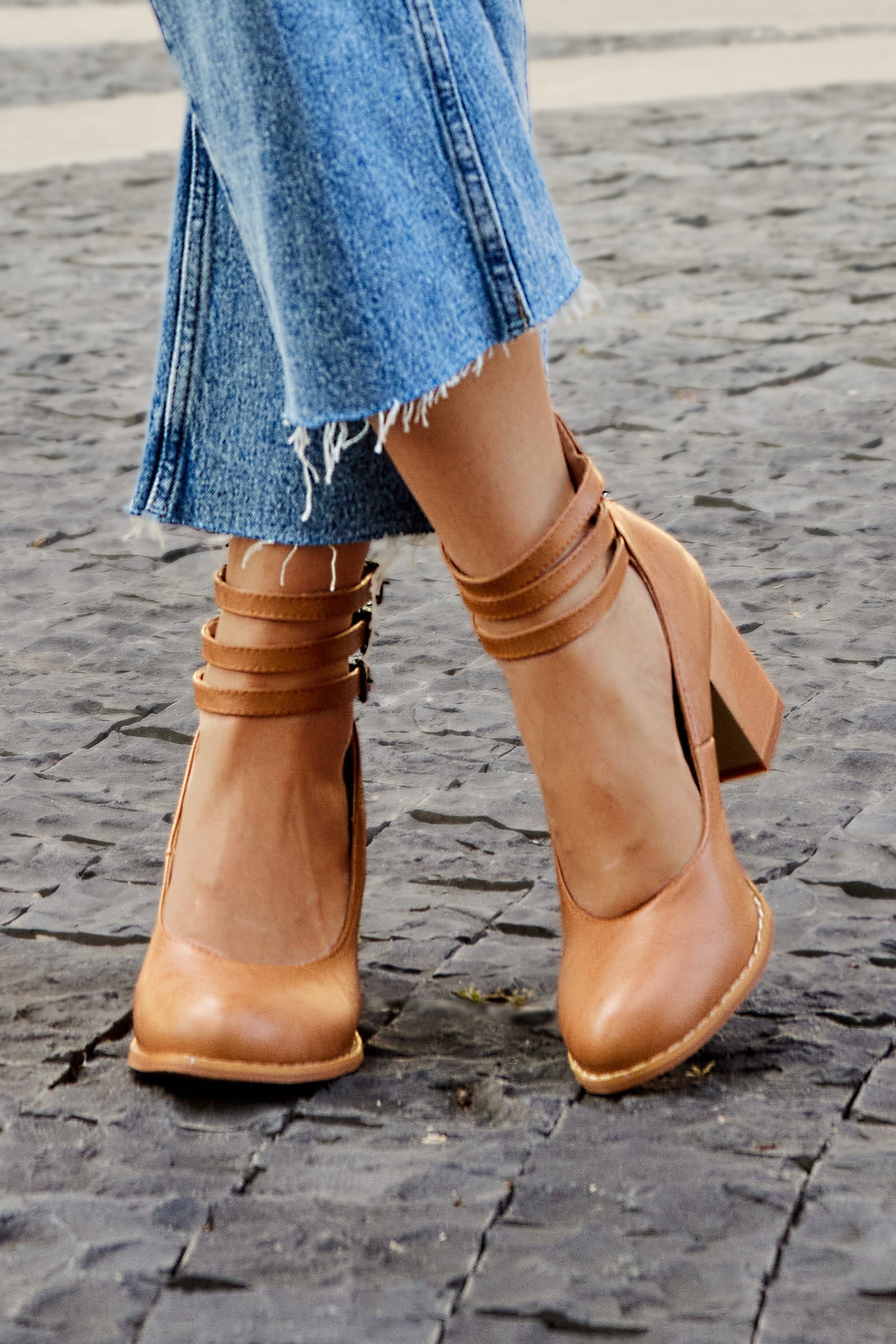 Casilda™ | Sandalias lisas con tira en el tobillo y suela gruesa