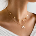 LumaLux Collar Dorado Exclusivo - Motivo Luna Delicado