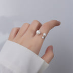 BrilloNova Anillo Triangular Ajustable Perlas - Elegancia