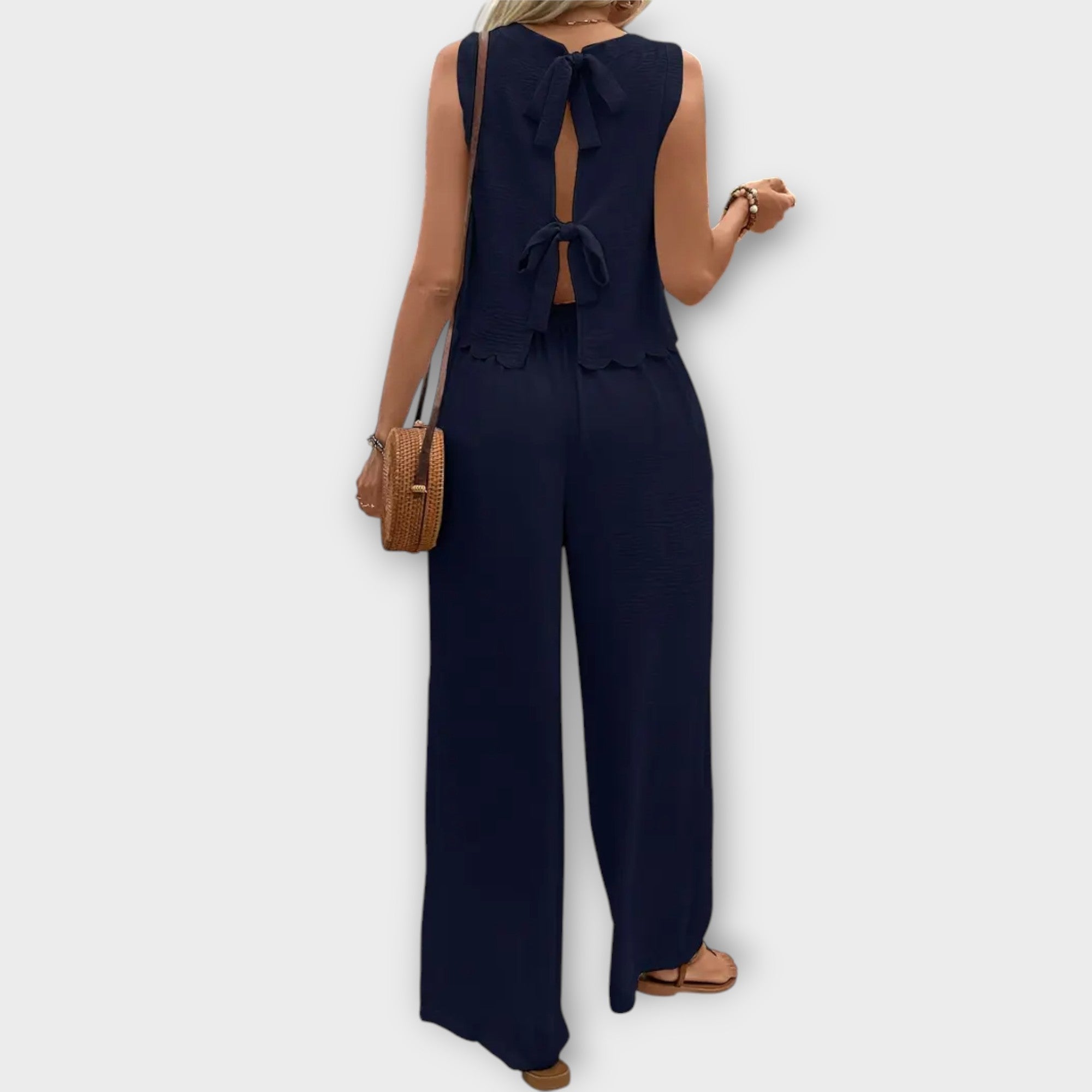 Valeria™ | Chaleco con borde de pétalos y pantalones largos