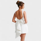Carrie™ | Mini vestido con cinta de perlas