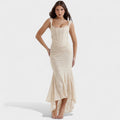 Cesca™ | Vestido de silueta escultural
