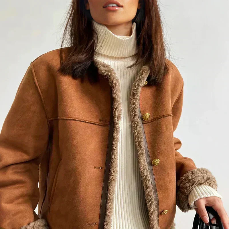 Rosalie™ | Abrigo de piel con botones