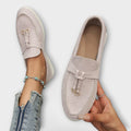 Mocasines Femeninos Beiges con Cordón Decorativo