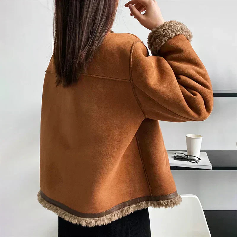 Rosalie™ | Abrigo de piel con botones