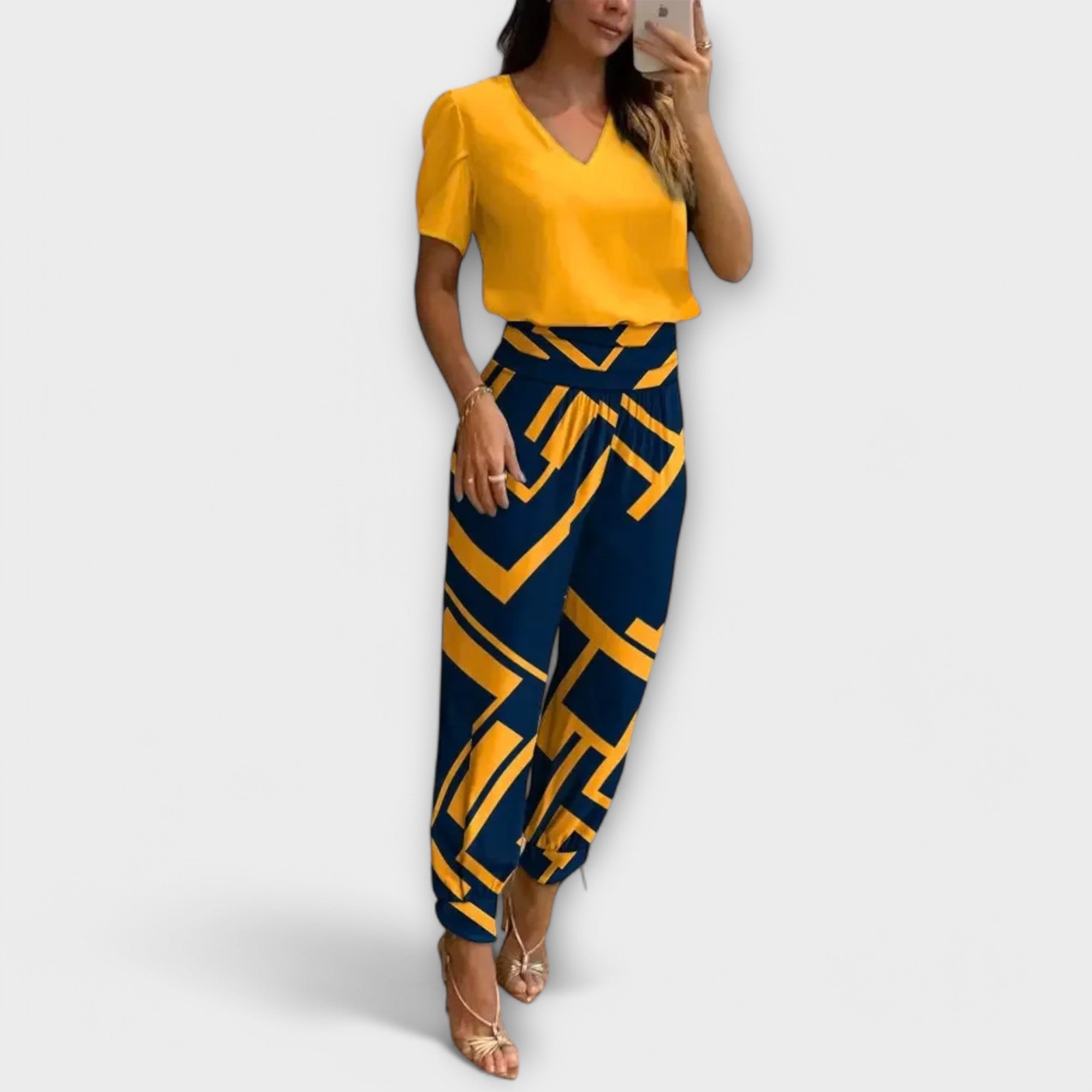 Irmelin™ | Conjunto elegante con camiseta y pantalones