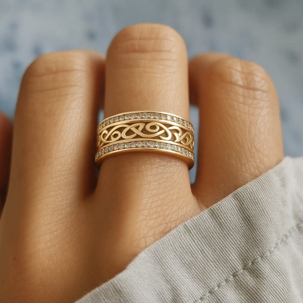 Anillo Dorado Elegante Hohloha Hellera - Lujo para Eventos