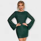 Vestido de lentejuelas con espalda descubierta y mangas largas